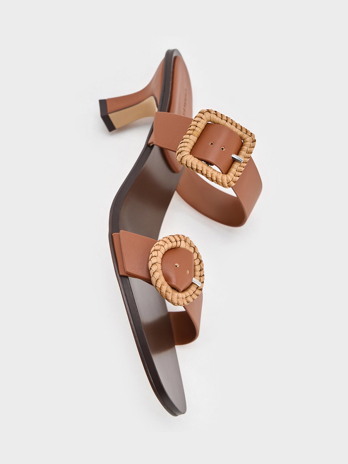 Sepatu Heeled Mules Woven-Buckle, Brown, hi-res