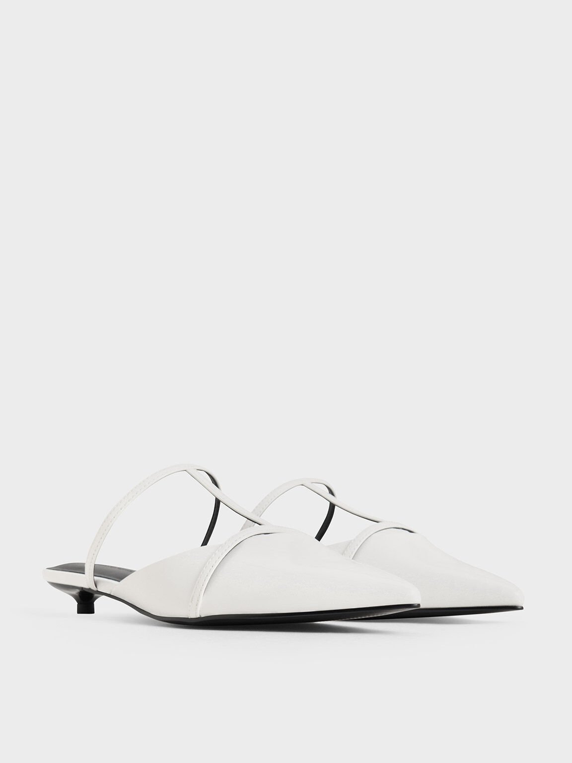 Sepatu Mules Pointed-Toe T-Bar Clara, White, hi-res