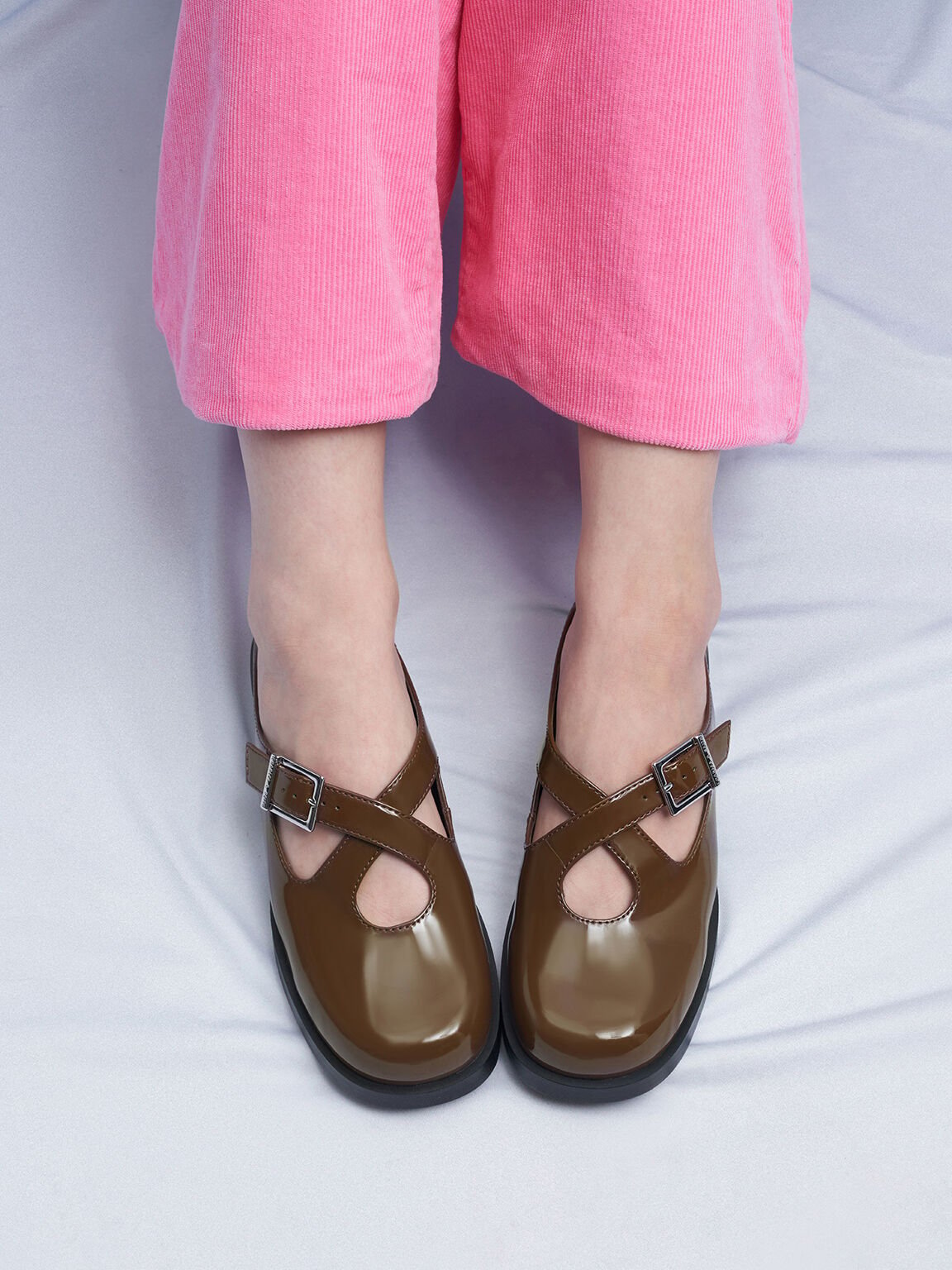 Sandal Flats Slip-On Crossover-Strap Buckled, Brown, hi-res