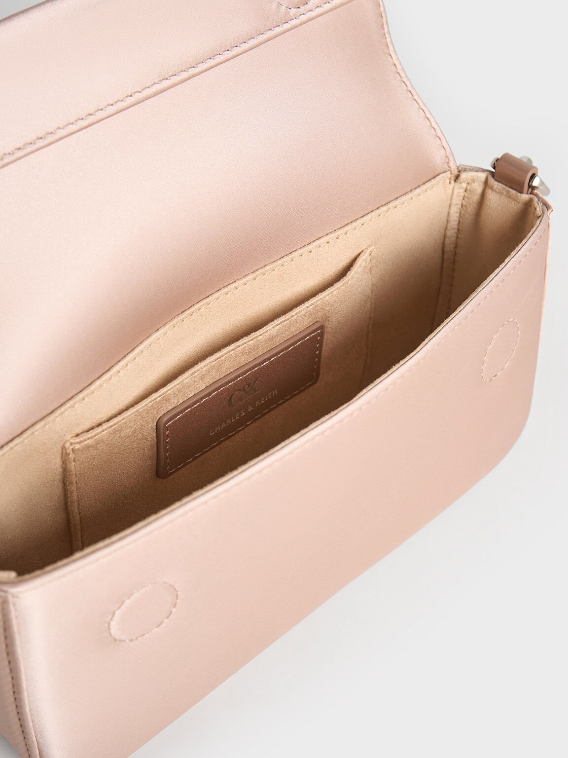 Tas Gem-Strap Front Flap Goldie Satin, Light Pink, hi-res