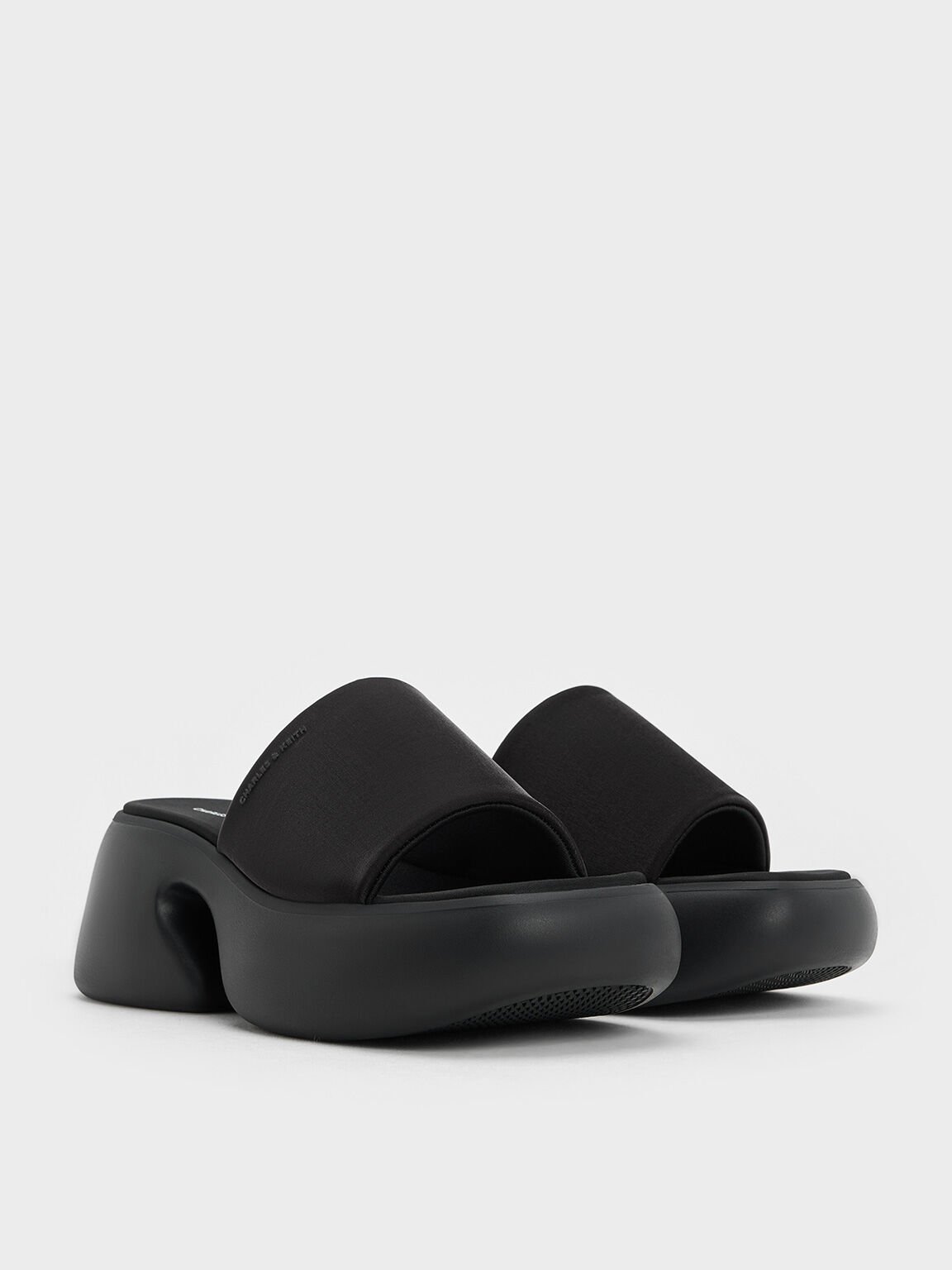 Sepatu Platform Mules Silk Baxie, Black Textured, hi-res