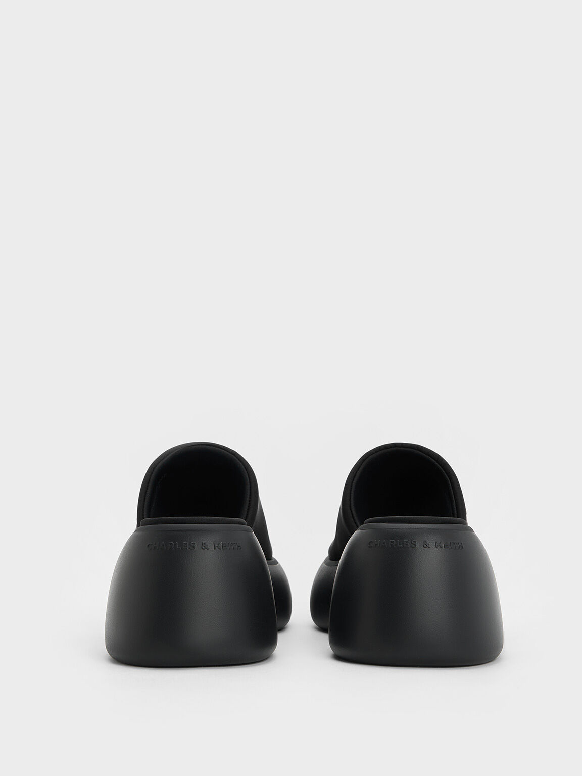 Sepatu Platform Mules Silk Baxie, Black Textured, hi-res