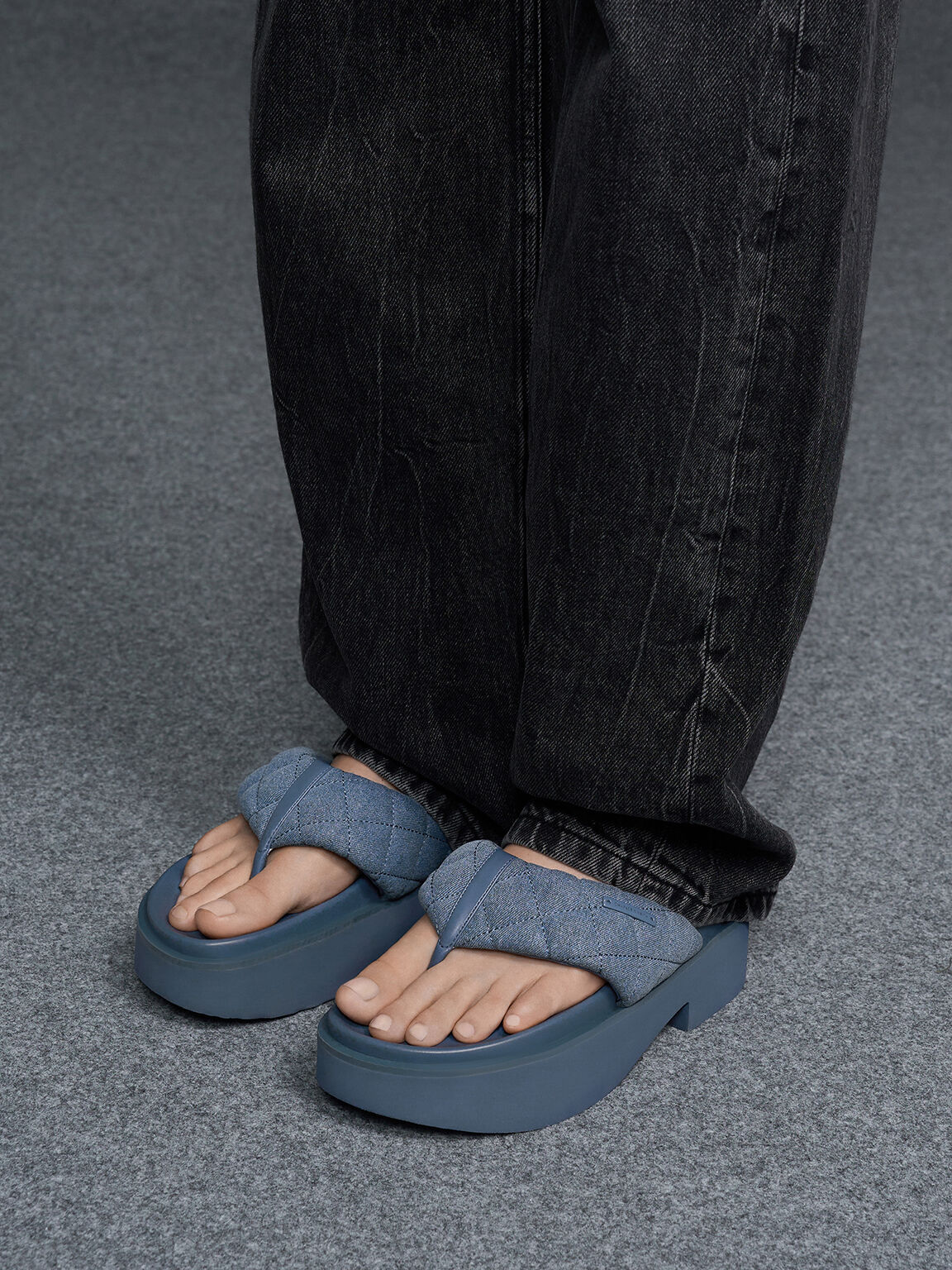 Sandal Thong Platform V-Strap Denim, Denim Blue, hi-res