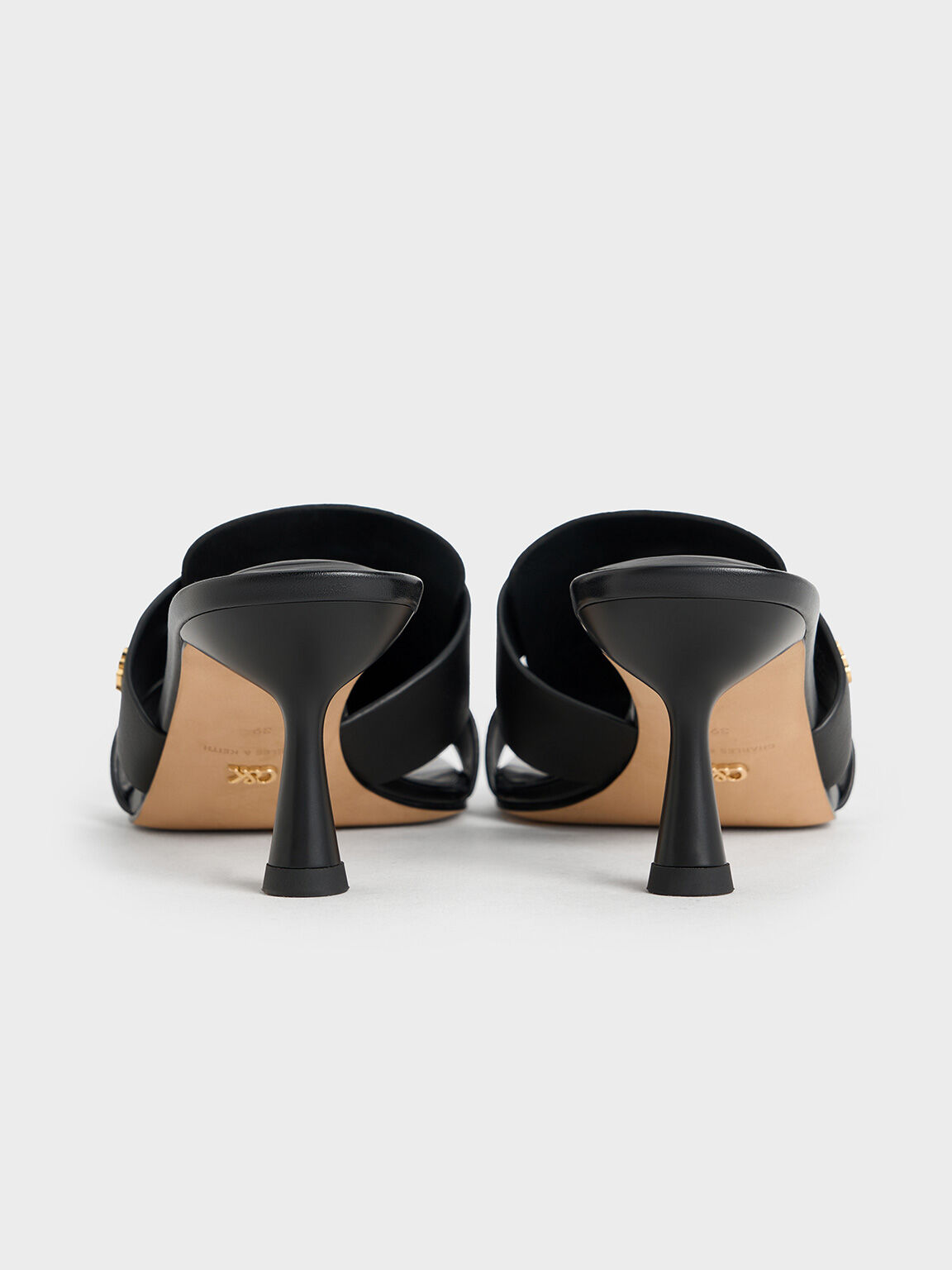 Sepatu Mules Spool Heel Interwoven Leather Trichelle, Black, hi-res