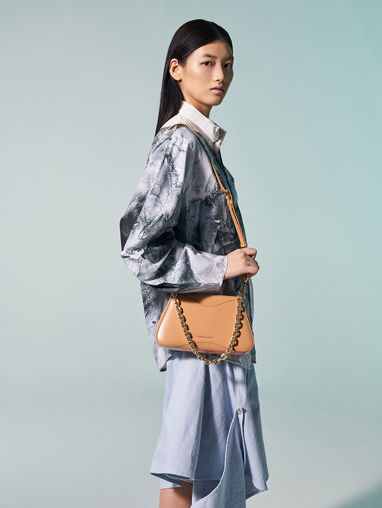 Sybill Trapeze Chain-Handle Bag in dark moss in toffee - CHARLES & KEITH